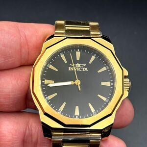 Invicta 46839 Speedway Gold Tone Mens Watch Black Dial Stainless Steel NIBWT